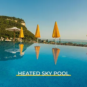 Sky Pool Sole Garda 4*, Garda (Verona) Italy